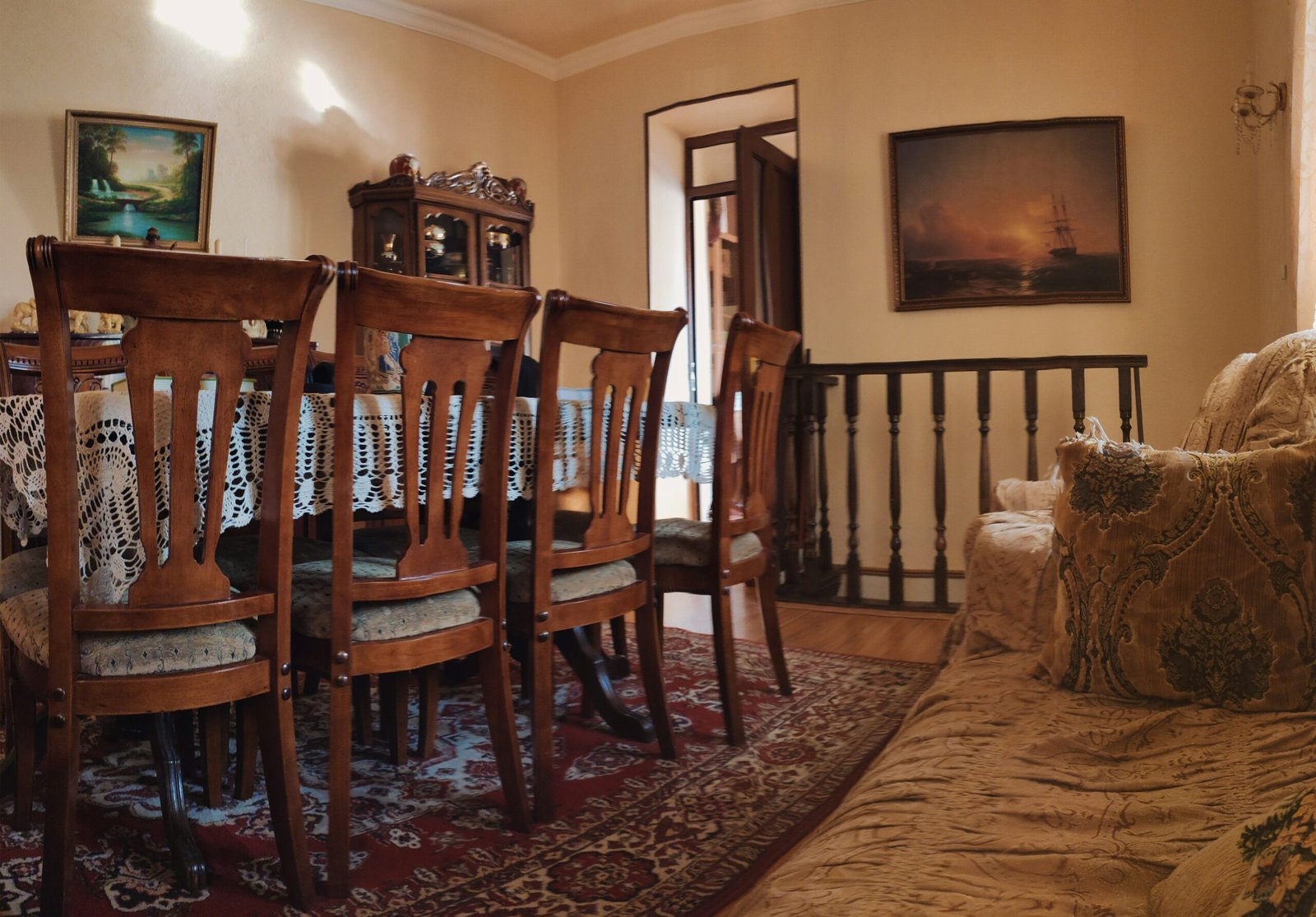 10 Best China Cabinets for an Ideal Dining Room